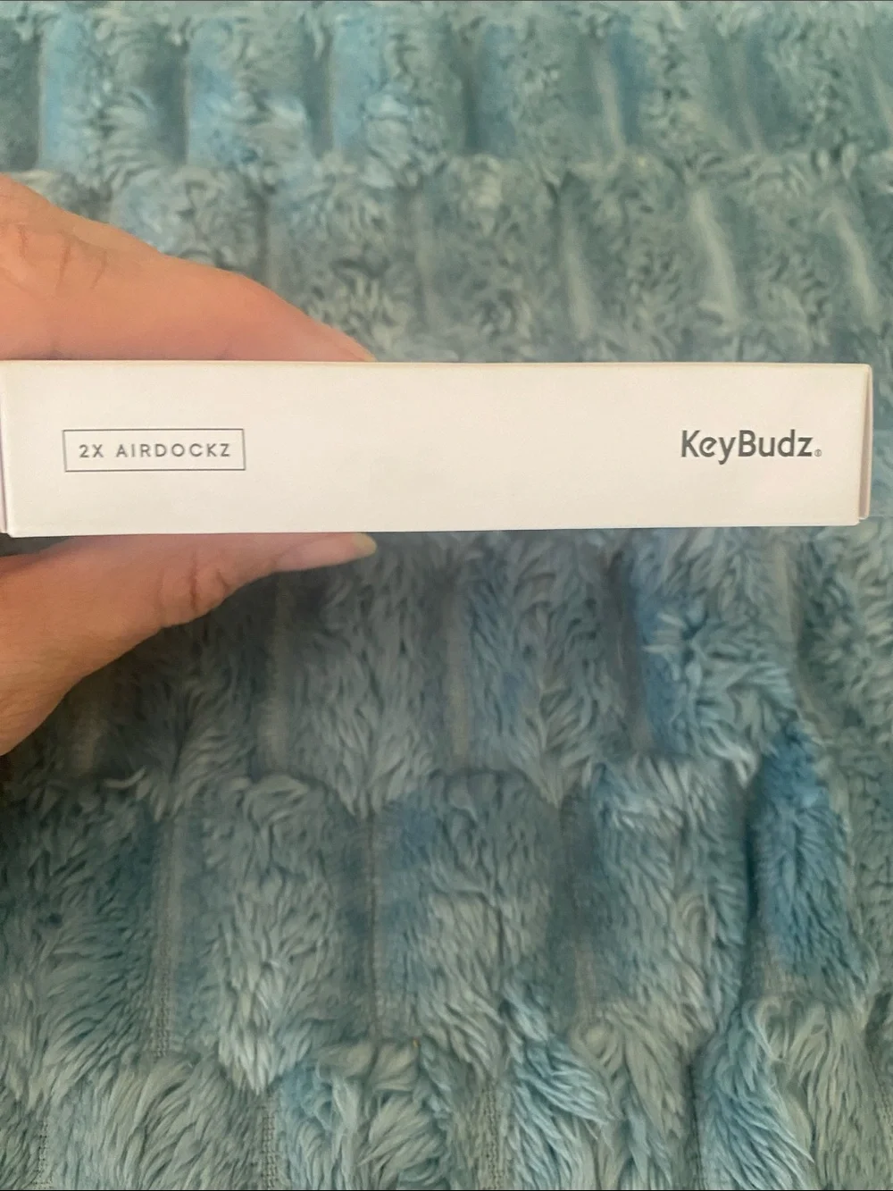 KeyBudz White AirDockz Magnetic Dock for AirPods - White